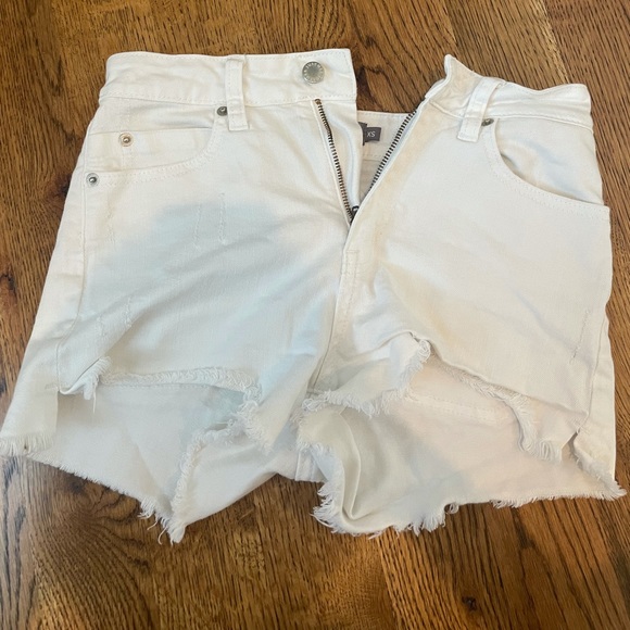 just USA white womens Jean short - Picture 1 of 3